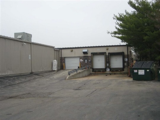 5242 28th Ave, Rockford, IL à vendre - Photo du bâtiment - Image 2 de 3