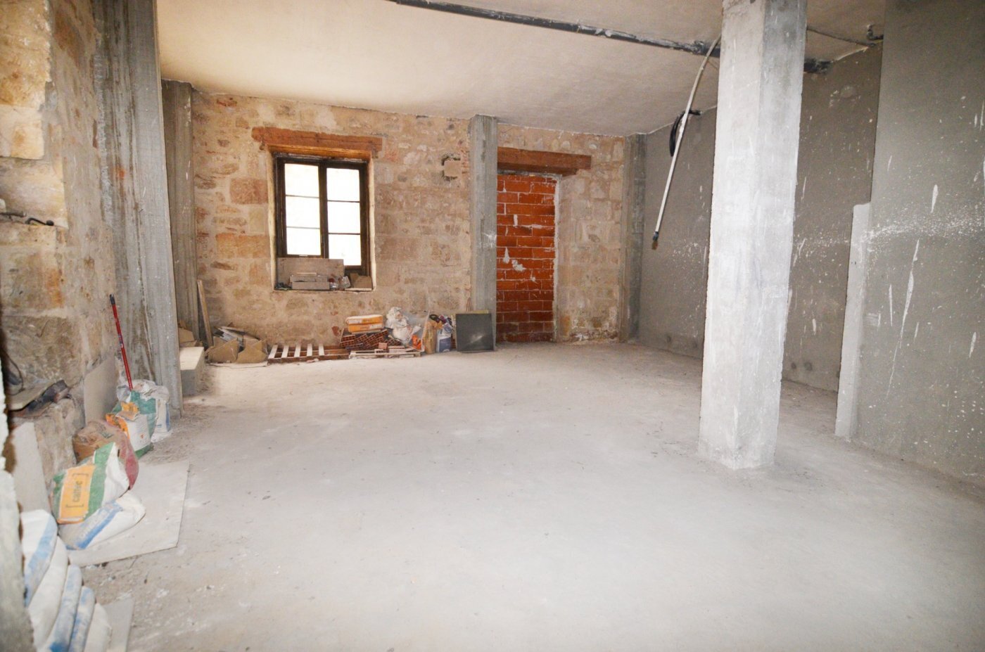 Retail in Salamanca, Salamanca for lease Building Photo- Image 1 of 51