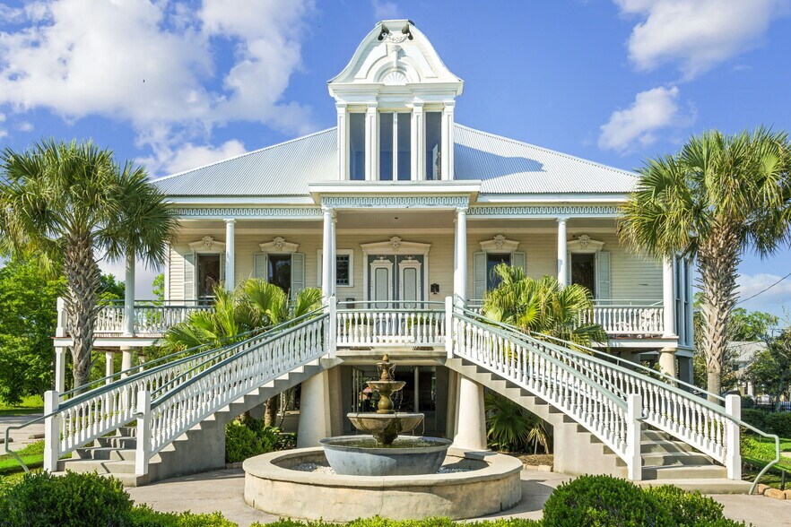 2001 Lakeshore Dr, Mandeville, LA for sale - Building Photo - Image 3 of 39