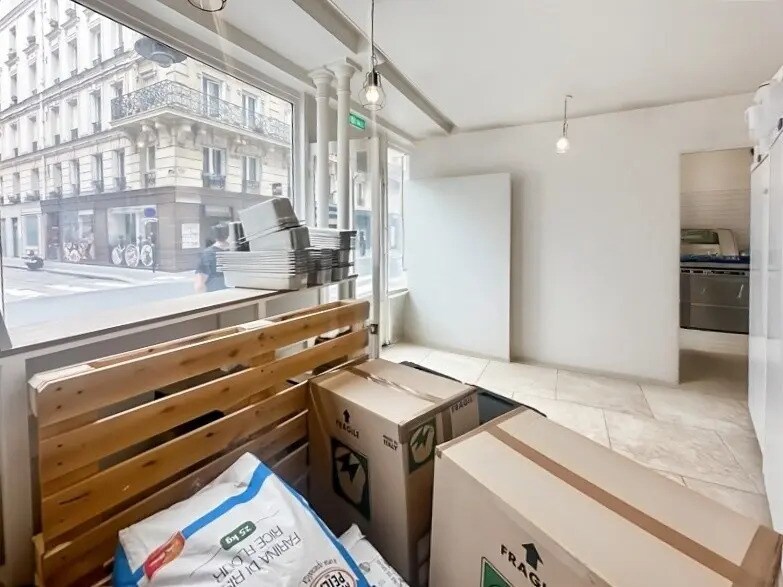 Retail in Paris for lease - Building Photo - Image 1 of 6