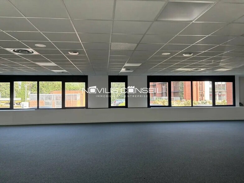 Office in Labège for lease - Building Photo - Image 3 of 7