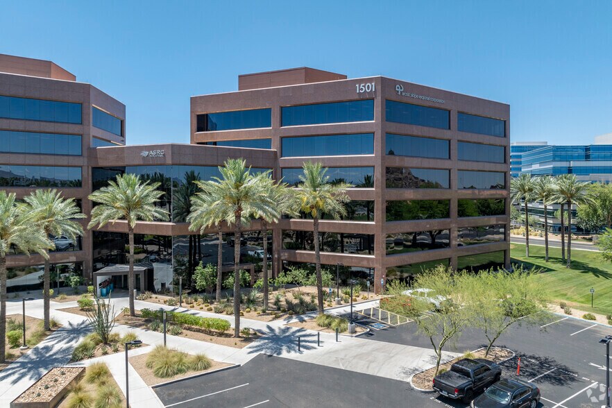 1501 W Fountainhead Pky, Tempe, AZ à louer - Photo du bâtiment - Image 3 de 6