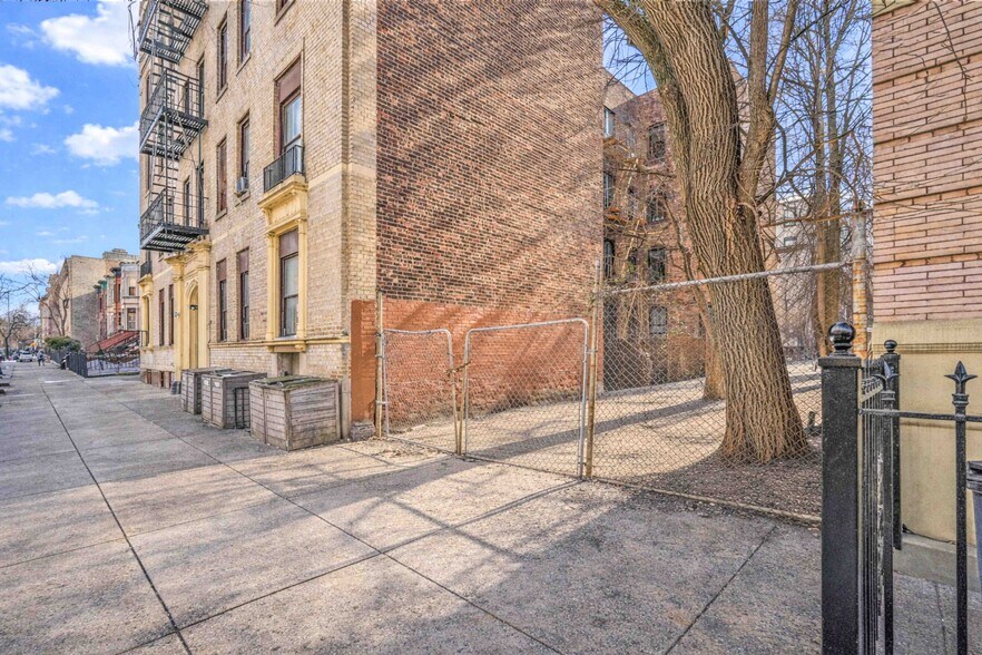 1404A Pacific Street, Brooklyn, NY à vendre - Photo du bâtiment - Image 3 de 6