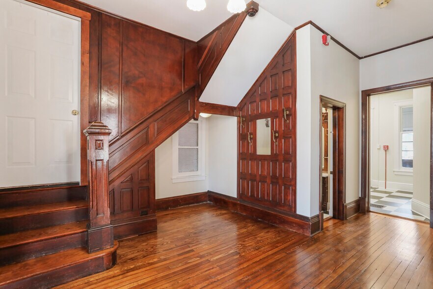 408 W King St, Martinsburg, WV à louer - Photo du bâtiment - Image 3 de 18