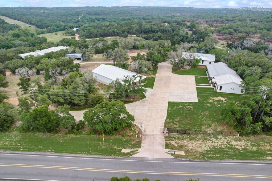 675 Ranch to Market 1869 rd, Liberty Hill, TX à louer - Photo principale - Image 1 de 46