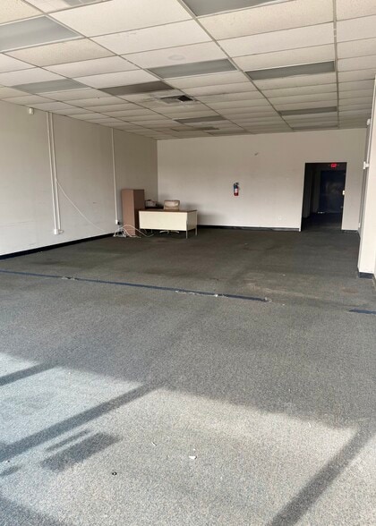 6830-6832 Midlothian Tpke, Richmond, VA for lease - Building Photo - Image 3 of 5