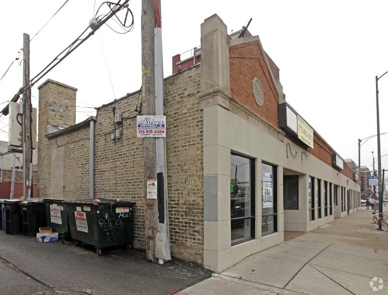 2409 N Ashland Ave, Chicago, IL à louer - Photo du bâtiment - Image 3 de 3