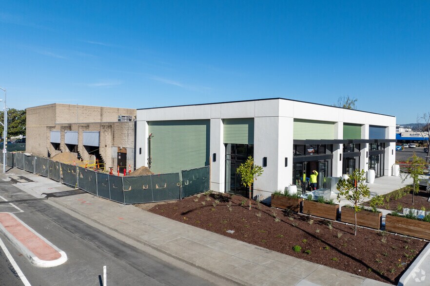 1200 Fairmont Dr, San Leandro, CA for lease - Building Photo - Image 1 of 8