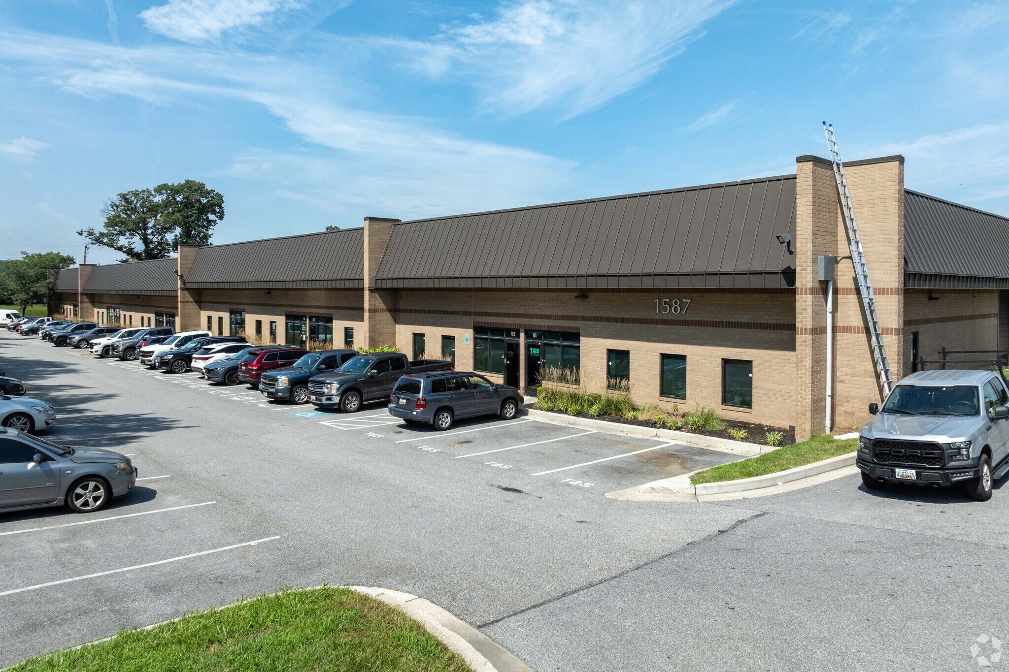 1587 Sulphur Spring Rd, Arbutus, MD à vendre Photo principale- Image 1 de 1