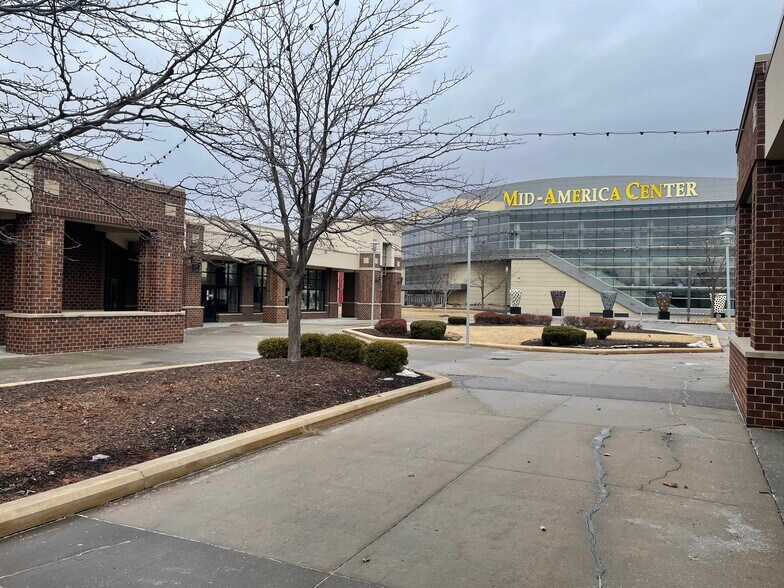 20-40 Arena Center, Council Bluffs, IA à louer - Photo du bâtiment - Image 2 de 13