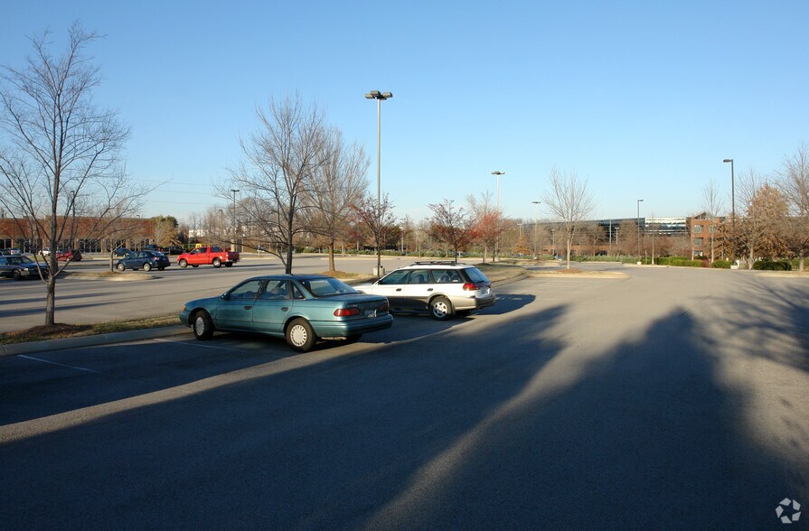 652 Grassmere Park Dr, Nashville, TN à vendre - Autre - Image 2 de 9