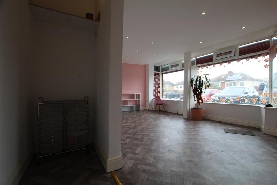 9 Park Av, Redcar for lease - Building Photo - Image 3 of 7
