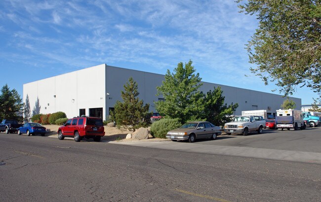 Plus de détails pour 911 Linda Way, Sparks, NV - Industriel à louer