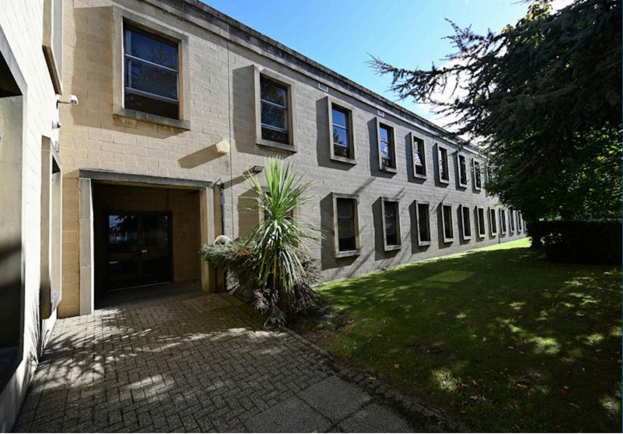 Carlyle Rd, Kirkcaldy à louer Photo du bâtiment- Image 1 de 2