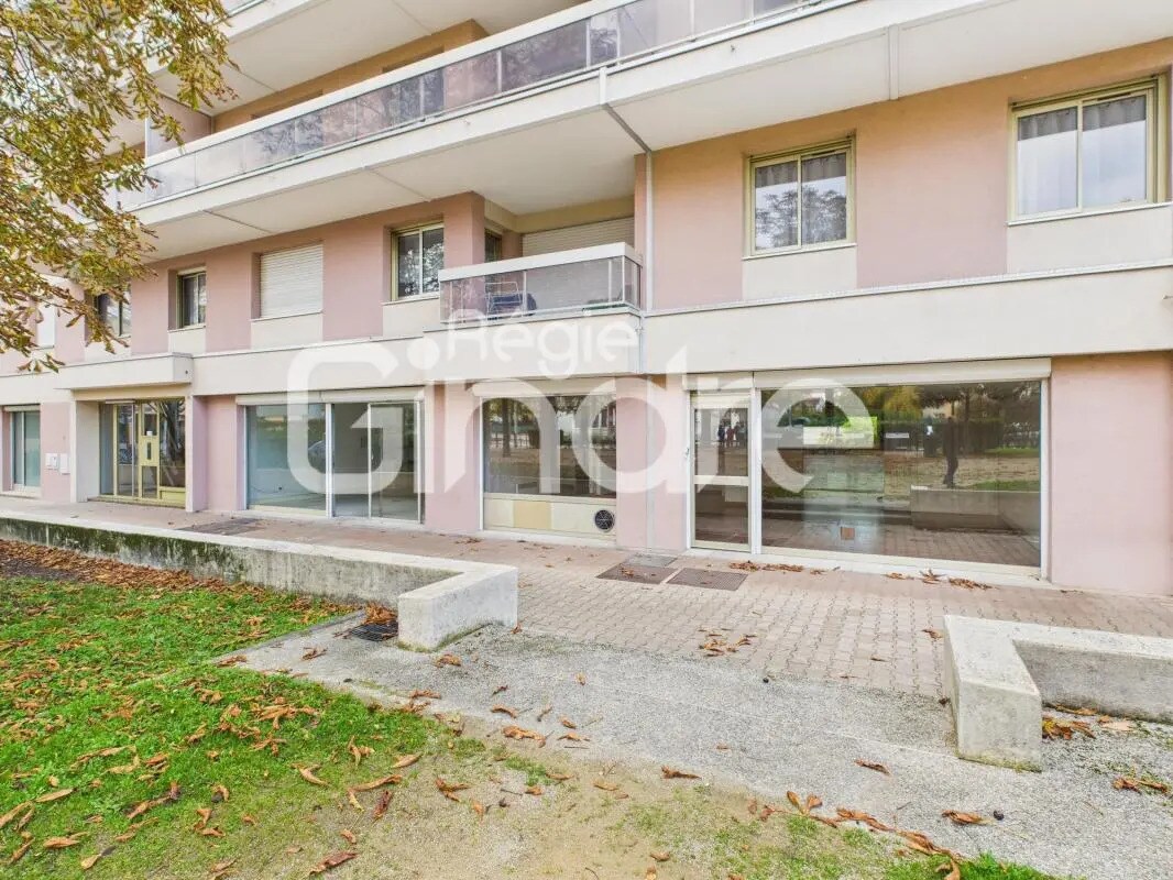 Flex in Lyon for sale Building Photo- Image 1 of 14