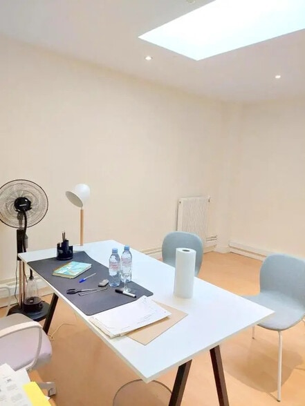 Office in Houilles for lease - Interior Photo - Image 3 of 5