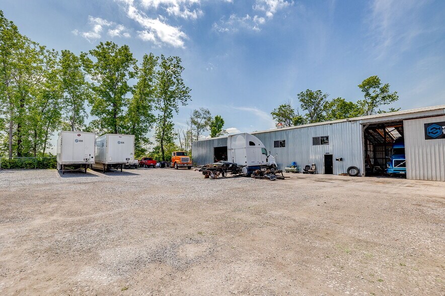 440 W Pontoon Rd, Granite City, IL à vendre - Photo du bâtiment - Image 2 de 37