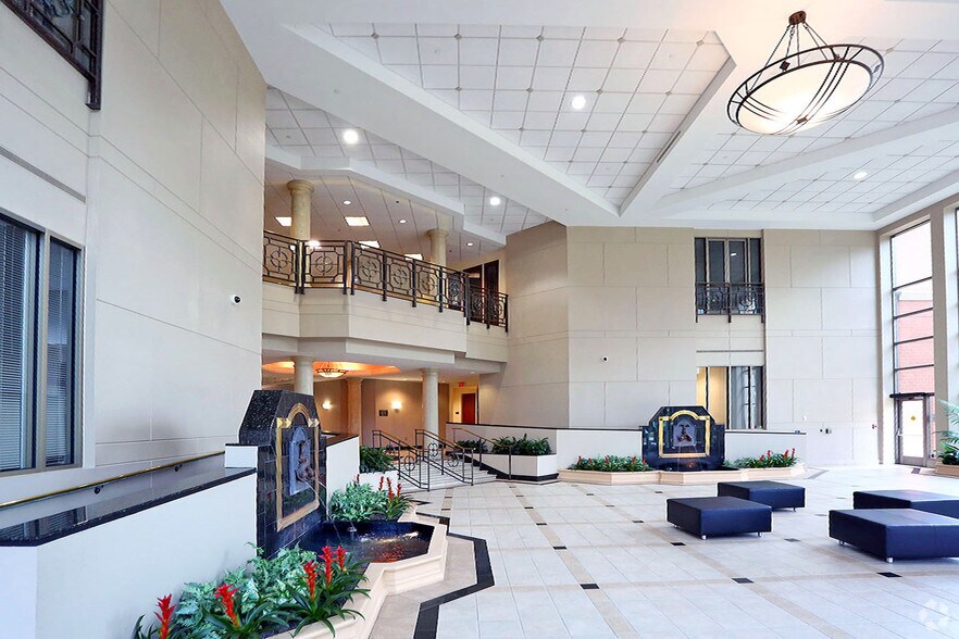 477 Viking Dr, Virginia Beach, VA for lease - Lobby - Image 2 of 8