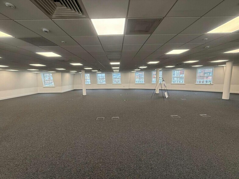 53-54 Queens Rd, Brighton for lease - Building Photo - Image 3 of 17