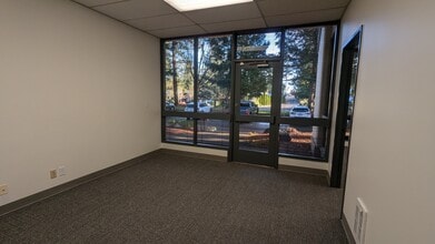 4002-4014 148th Ave NE, Redmond, WA for lease Building Photo- Image 2 of 3
