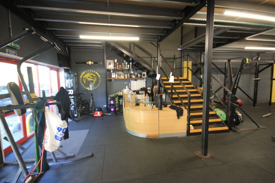 Unit 3 Cuxton Rd, Maidstone for lease - Interior Photo - Image 2 of 4