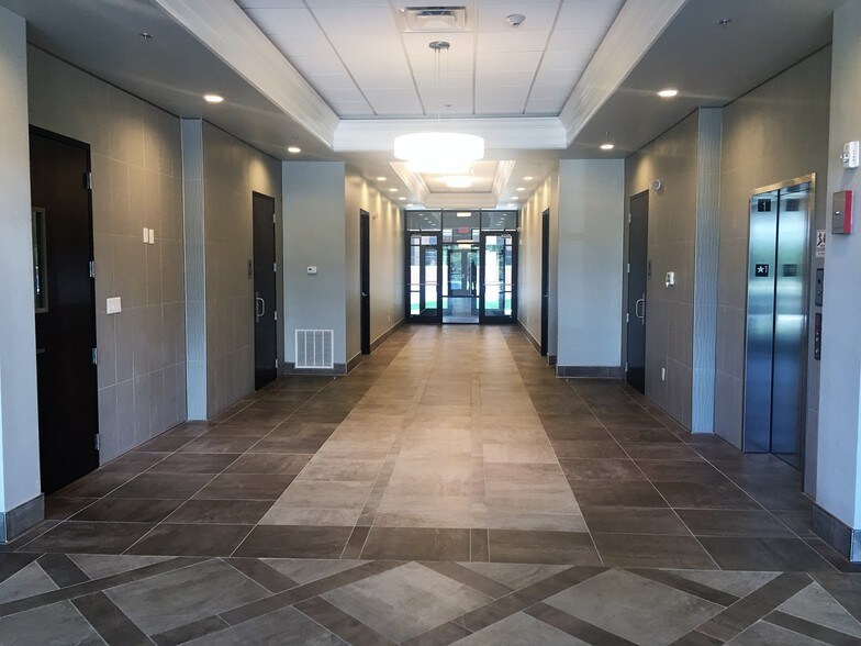 527 Wellington Way, Lexington, KY à louer - Hall d’entrée - Image 2 de 3