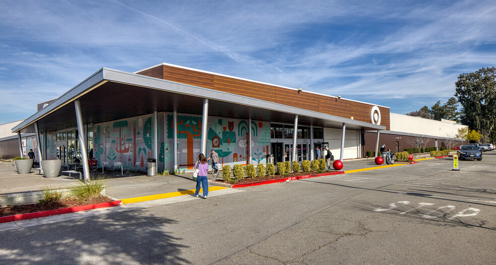 20745 Stevens Creek Blvd, Cupertino, CA à vendre - Photo du bâtiment - Image 3 de 10