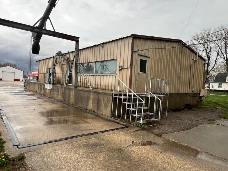 300 Chestnut St, Elliott, IA à vendre - Photo du bâtiment - Image 3 de 14