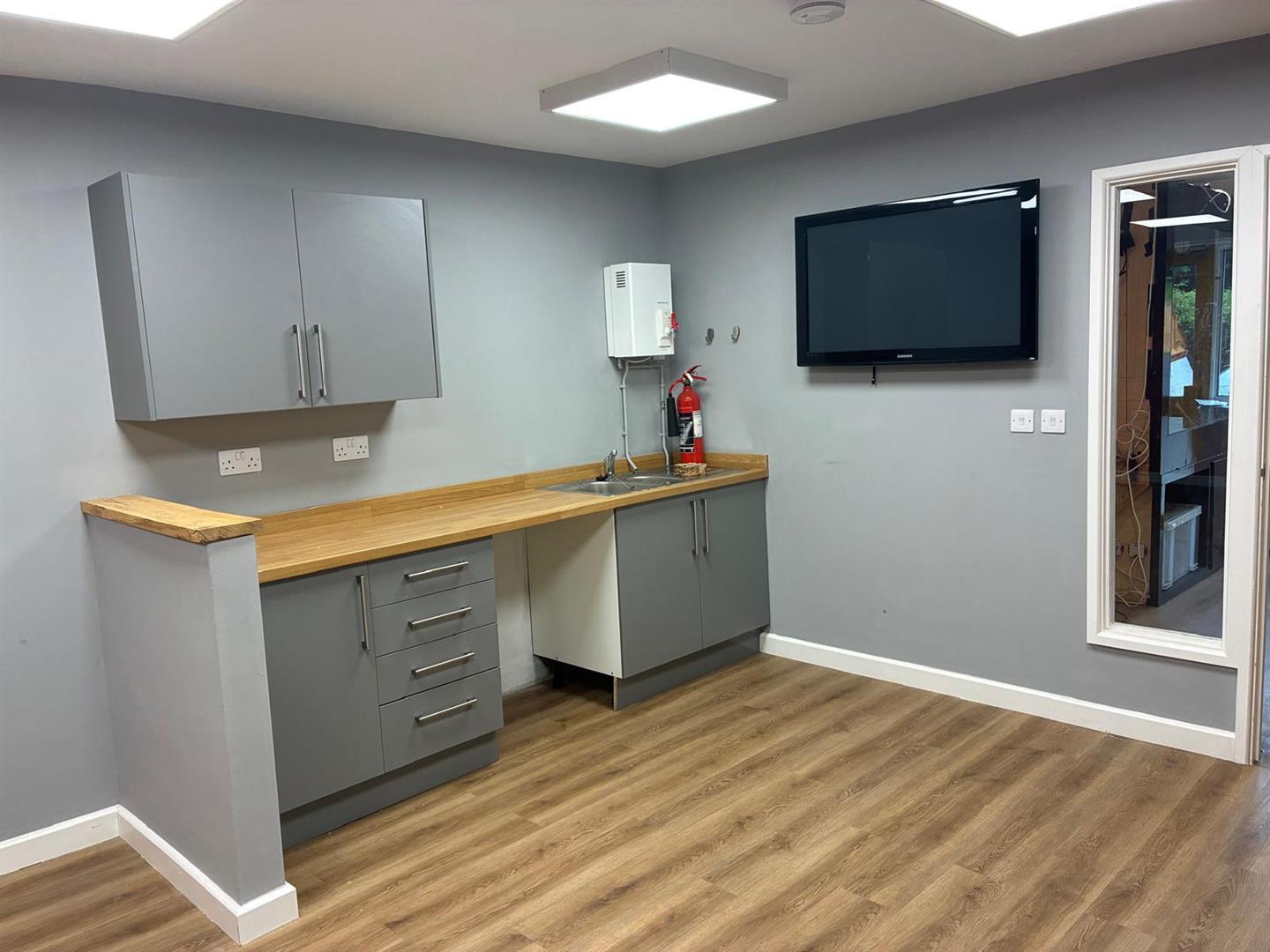 Brympton Way, Yeovil for lease Interior Photo- Image 1 of 4