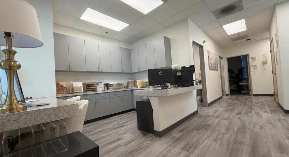 906 Cirby Way, Roseville, CA à louer Photo intérieure- Image 1 de 9