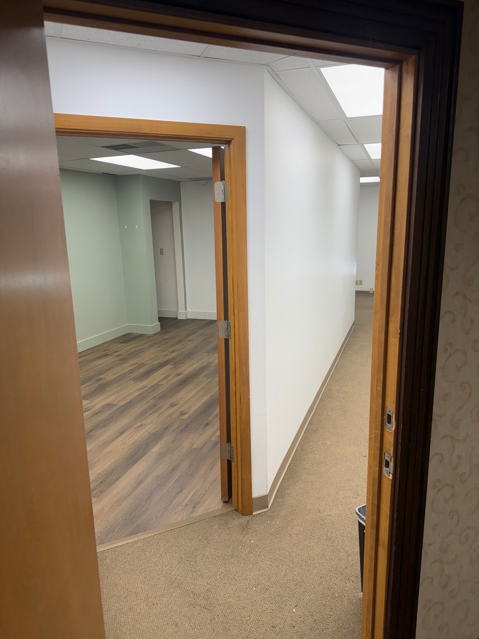 5205 N Ironwood Ln, Milwaukee, WI for lease Interior Photo- Image 1 of 6