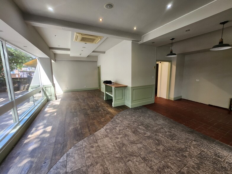391 City Rd, London for lease - Interior Photo - Image 3 of 6