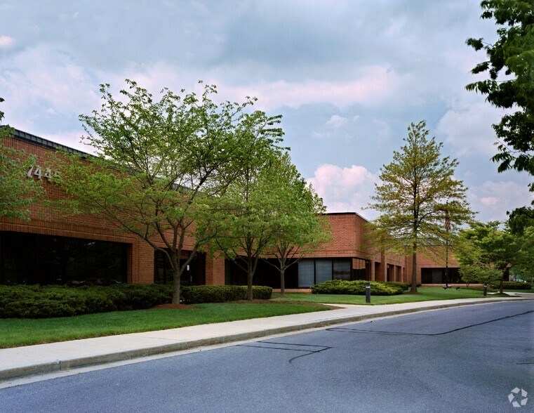 7445 Technology Way, Frederick, MD à louer - Photo du bâtiment - Image 2 de 8