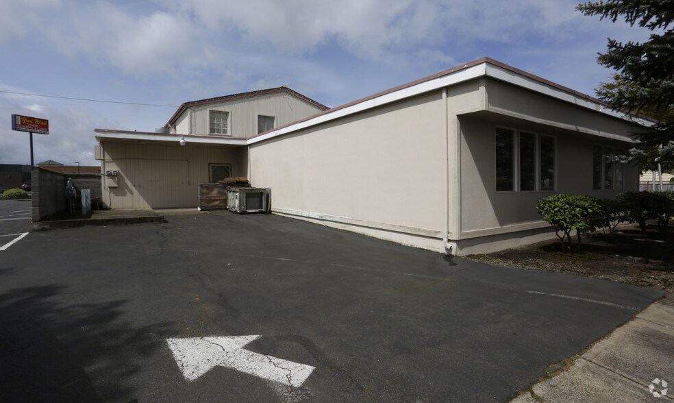 2288 Country Club Rd, Woodburn, OR à vendre - Photo du bâtiment - Image 3 de 19