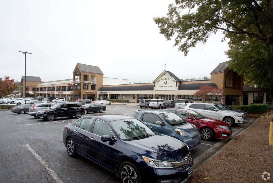 5920 Roswell Rd NE, Sandy Springs, GA for lease - Primary Photo - Image 1 of 3