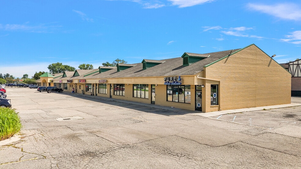 34306-34344 Harper Ave, Clinton Township, MI for lease - Building Photo - Image 3 of 5
