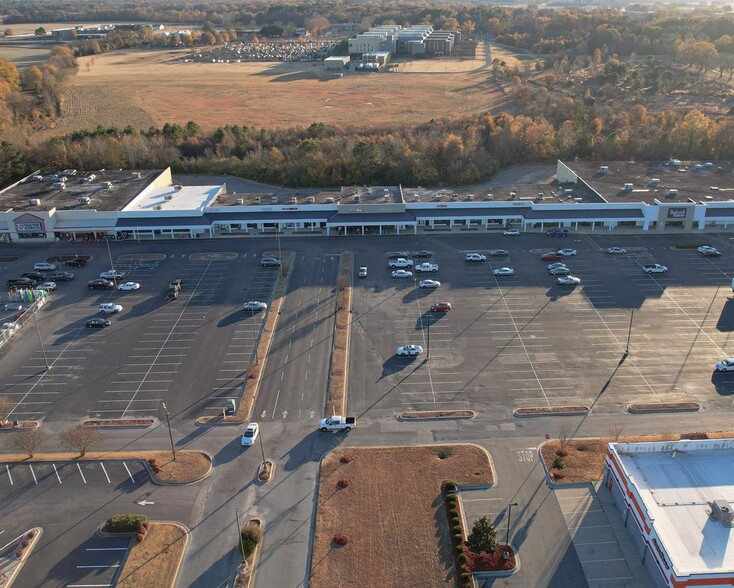 1308-1320 W Grantham St, Goldsboro, NC for lease - Building Photo - Image 3 of 13