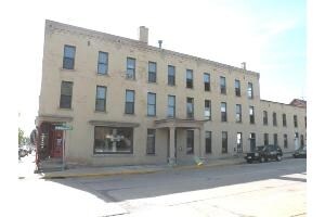 101 W Huron St, Berlin, WI à vendre - Photo principale - Image 2 de 18