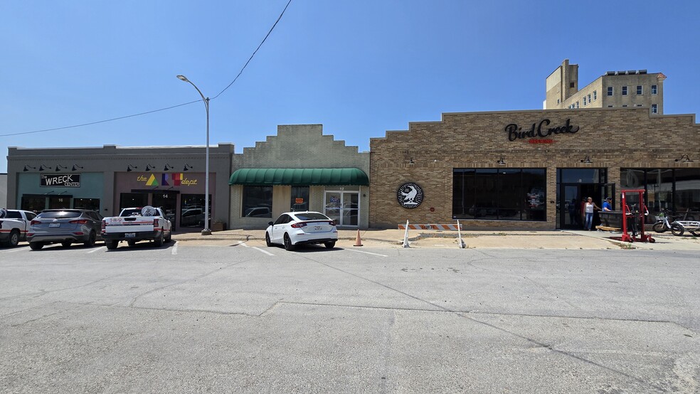12 S 4th St, Temple, TX à louer - Photo du bâtiment - Image 1 de 15