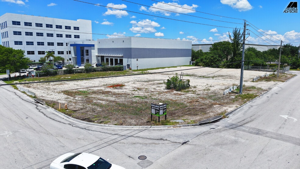 11501 NW 124th St, Medley, FL for sale - Building Photo - Image 2 of 15