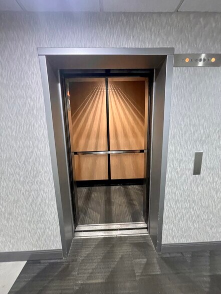 6330 Newtown Rd, Norfolk, VA à louer - Photo intérieure - Image 2 de 8