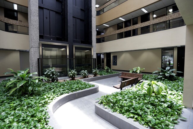 More details for 6100 Corporate Dr, Houston, TX - Office for Sale