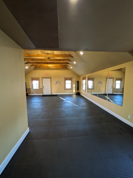 4208 Bainbridge Blvd, Chesapeake, VA for lease - Interior Photo - Image 1 of 15