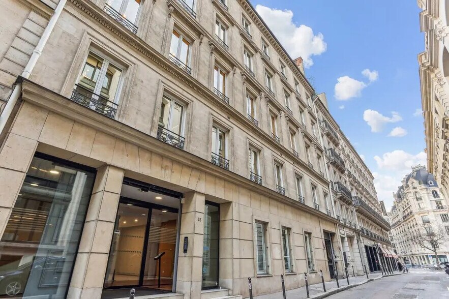 25 Rue De Choiseul, Paris à louer - Photo du bâtiment - Image 3 de 23