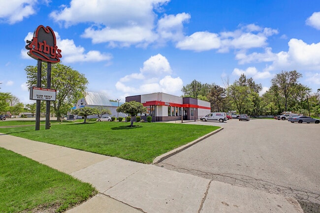 More details for 27277 Eureka Rd, Taylor, MI - Retail for Sale
