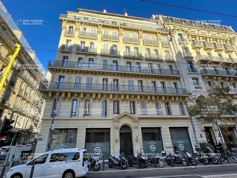 Office in Marseille for lease - Building Photo - Image 3 of 14