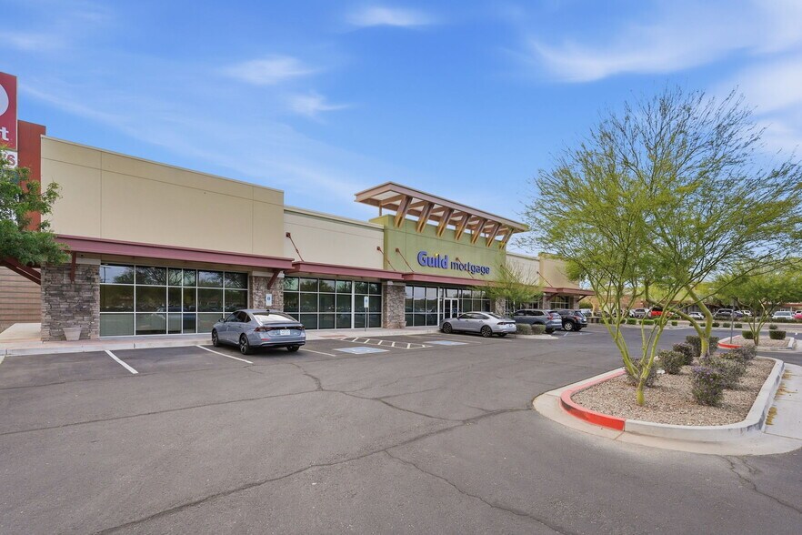 605 S Chandler Village Dr, Chandler, AZ à vendre - Photo du bâtiment - Image 2 de 26