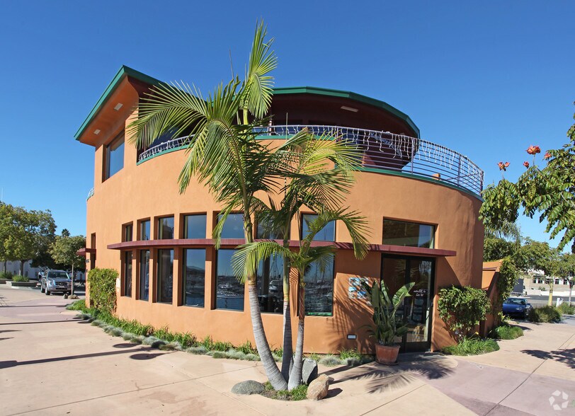 5000 N Harbor Dr, San Diego, CA à louer - Photo du bâtiment - Image 2 de 10