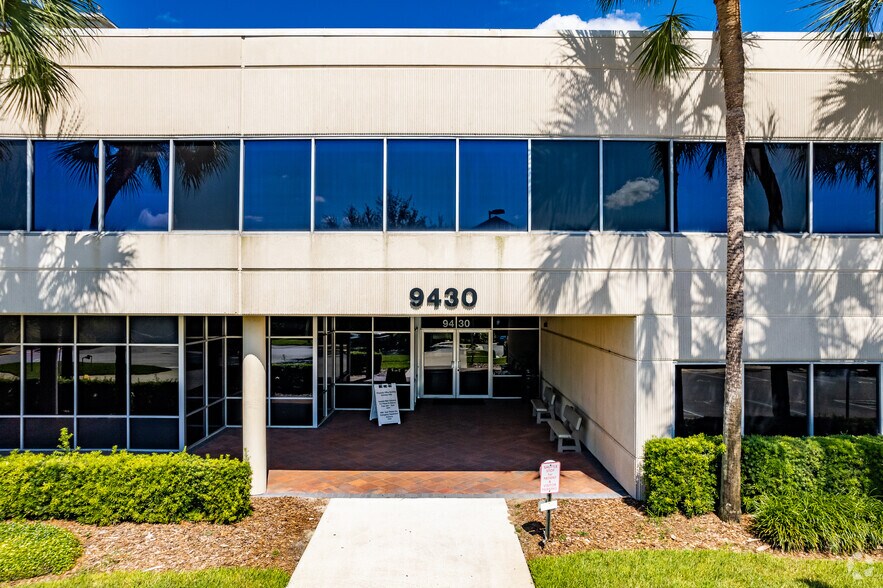 9430 Turkey Lake Rd, Orlando, FL à louer - Photo du bâtiment - Image 2 de 7