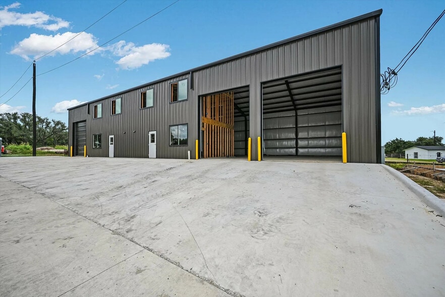 15113 Fitzhugh Rd, Austin, TX for lease - Building Photo - Image 3 of 13